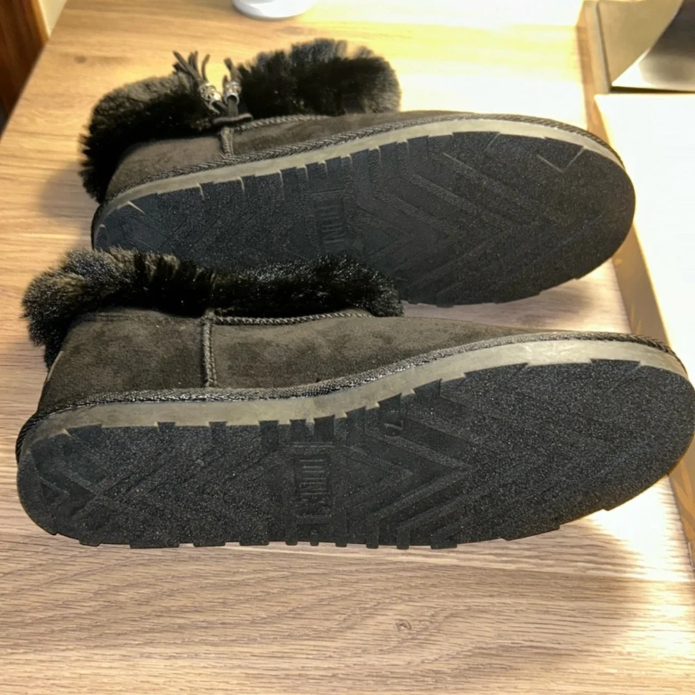 Dunes Women's Lennon Faux Fur bootie +Memory Foam